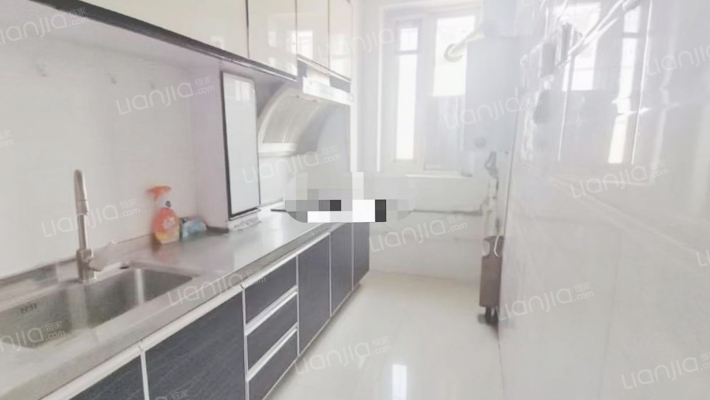 房本满二 东西朝向 低楼层 带装修-厨房