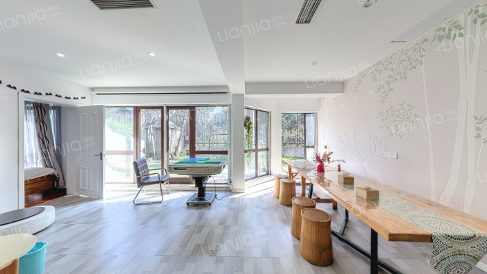 欧泊圣堡苑二手房实景图