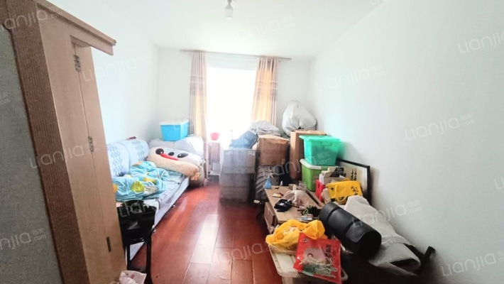 精装两居。户型方正。急售，急售-客厅