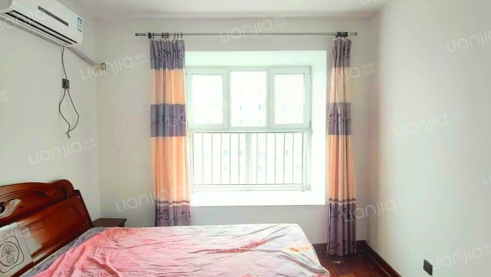 看房方便  中高楼层   采光充足-卧室A