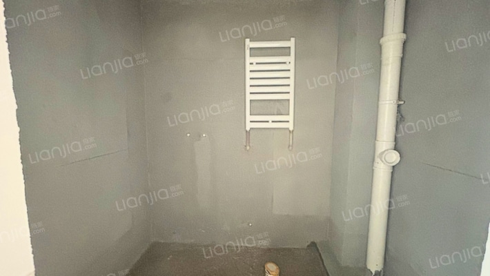 房子是南北通透的，通风效果好，采光没有遮挡-卫生间