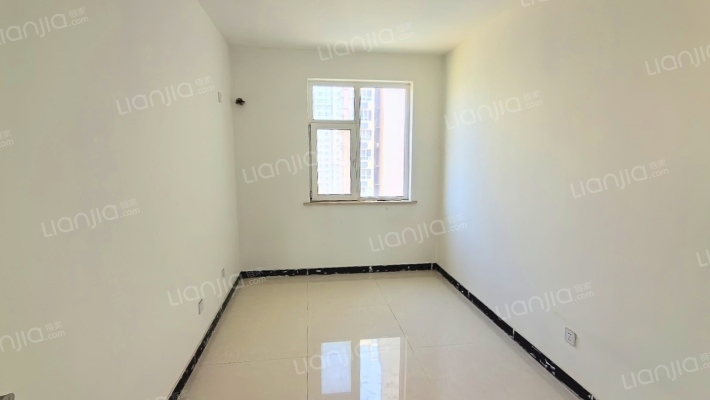 正规三居室，户型方正，高楼层，诚意卖-卧室C