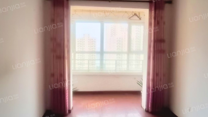 新上房源，明厨明卫大三居室，带车位，带地下室。-卧室A