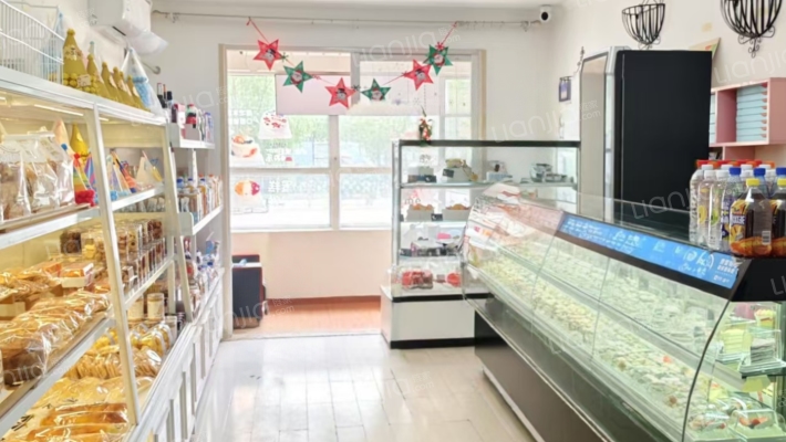 水岸花城，好房源，环境好，交通便利。-客厅