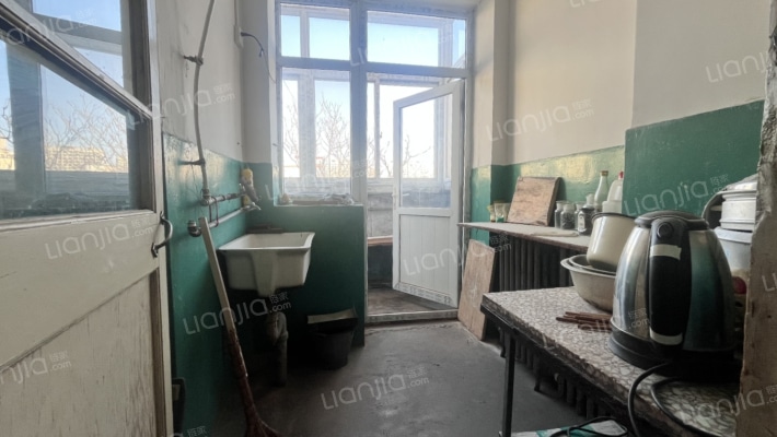 173单位房 集中供暖 采光好 满五唯一 南北通透-厨房