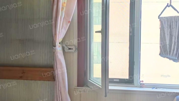 水岸花城好，房源环境好，交通便利。-卧室B