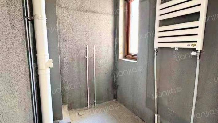 鸿坤理想尔湾 3室2厅 南 北-卫生间