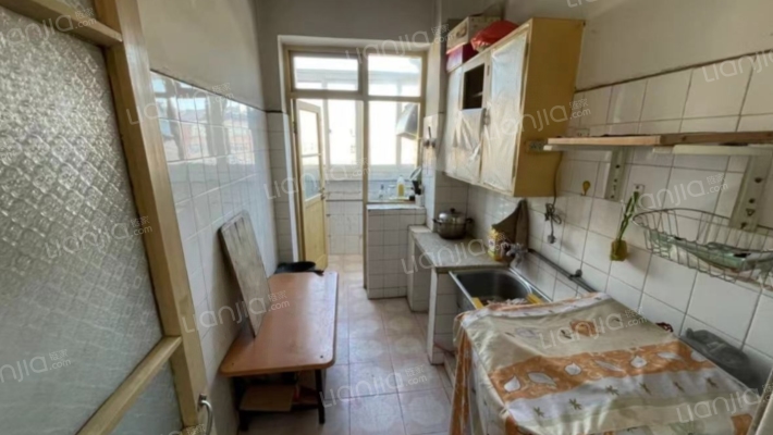 东兴街，板楼经典，三居室。满二-厨房