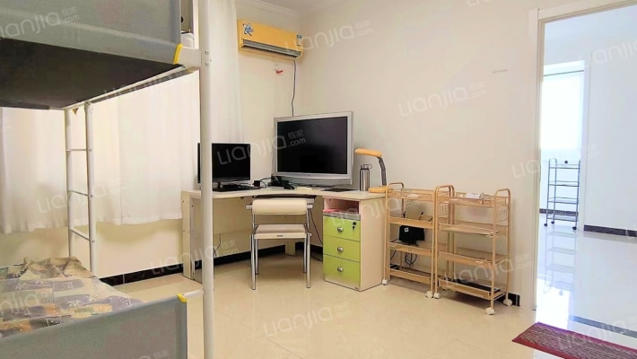 高品质双语幼儿园。24小时安保-客厅