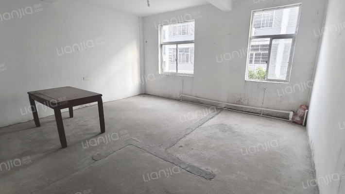 华西汽贸城二手房实景图