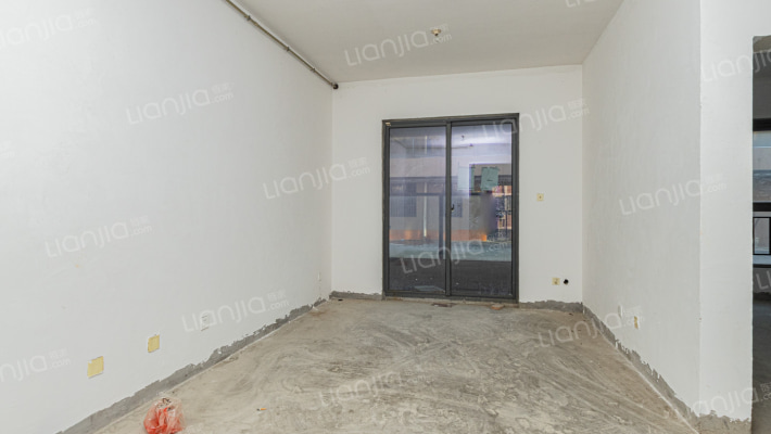 世茂名品街区二手房实景图