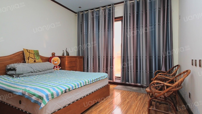 鸿坤理想湾洋房跃层 南北通透四居室 看房方便 精装修-卧室A