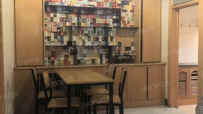 户型南北通透，大型社区，采光好，免费停车-餐厅