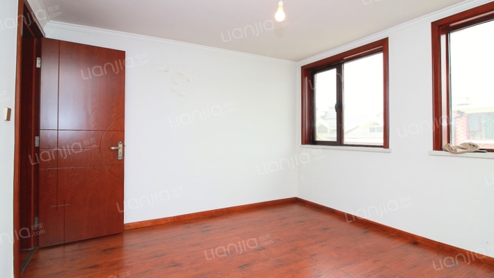 军欣别墅 带花园  满二精装修  停车方便-卧室B