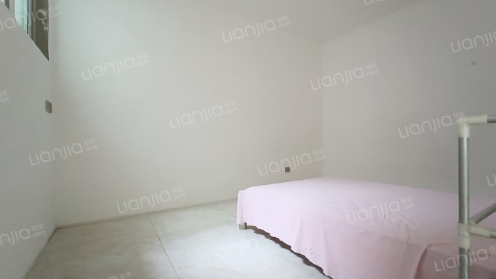 钻石商圈 御景园优质大两居  两层的利用空间 居住舒适-卧室C