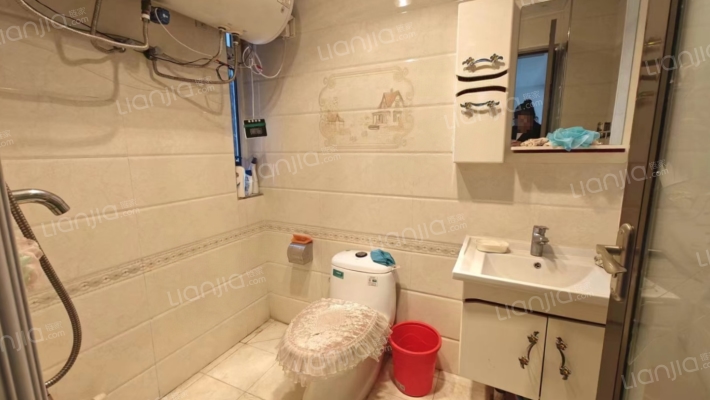 天地新城 2室1厅 南 北-卫生间