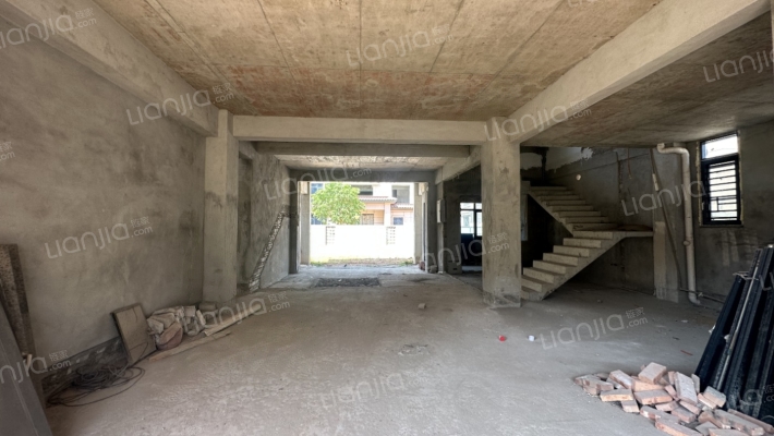 东岸豪苑二手房实景图