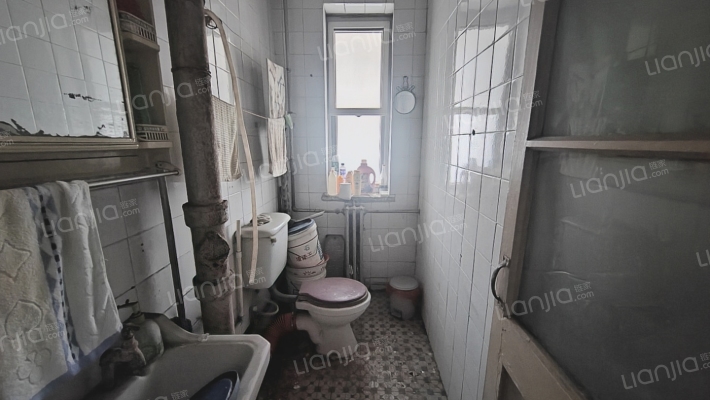 县府小区 2室1厅 南 北-卫生间