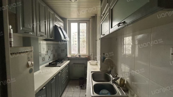 范阳路 物探二号院，南北通透三居室中间楼层-厨房