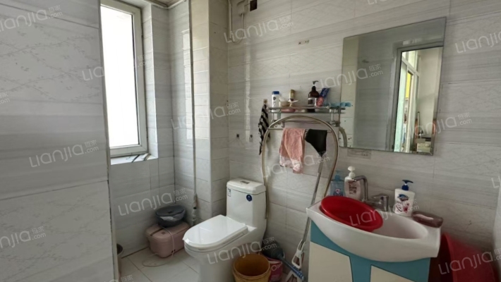 蓝天美林湾 2室2厅 南 北-卫生间