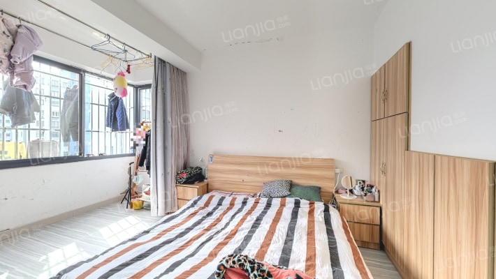 清风佳苑二手房实景图