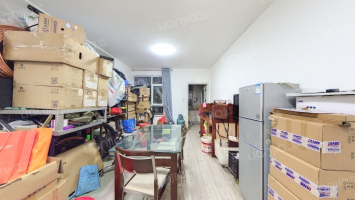 圣湖万年花城二手房实景图