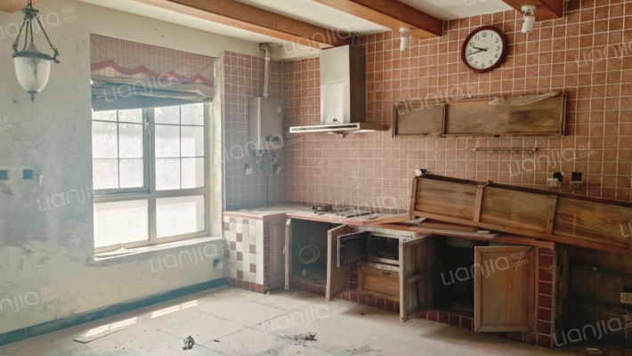 房本满五年 独栋别墅带有院子适合多人口家庭-厨房