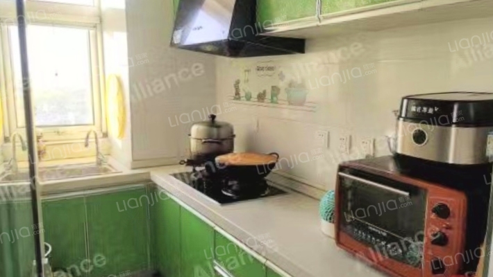 四中北边，正规朝南两居，采光好-厨房
