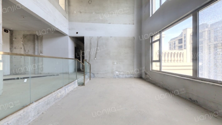 绿地新里奥赛公馆二手房实景图