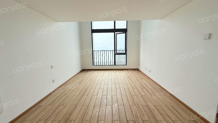 嘉霖深湾1号二手房实景图