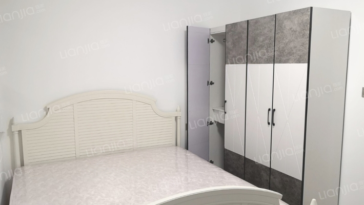 水岸花城，一线河景美宅，标准现房，即买即住-卧室B