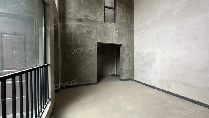 龙湖湖山原著湖酩二手房实景图