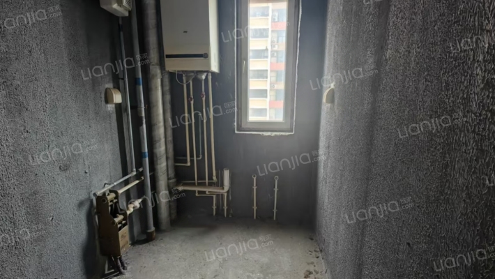 双塔片区，正规一居，毛坯随意装修。房本满二。-厨房