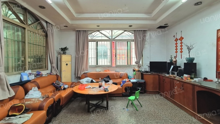 伦教仕版村单家二手房实景图