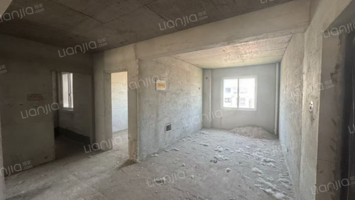 晟联新贵都二手房实景图