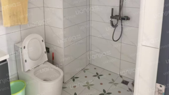 一线河景美宅，标注现房，即买即住-卫生间