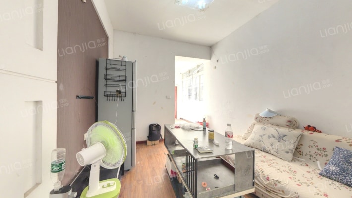 岩湾二手房实景图