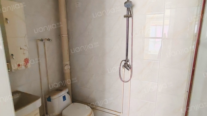 南北通透三居，中间楼层，房本满五，税费低。-卫生间B