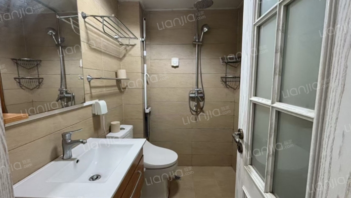 房子采光全天   格局户型方正-卫生间