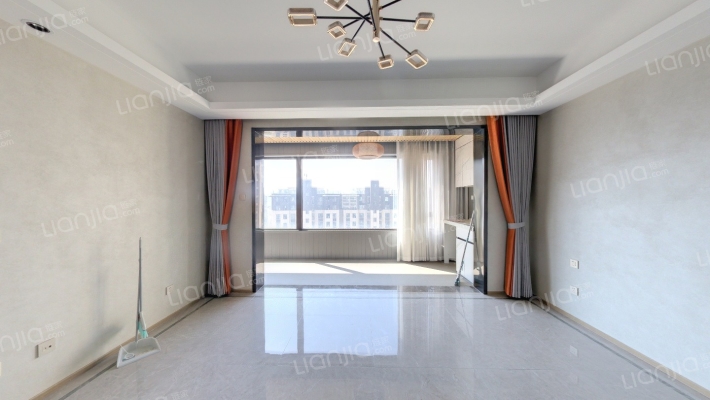 珑府二手房实景图