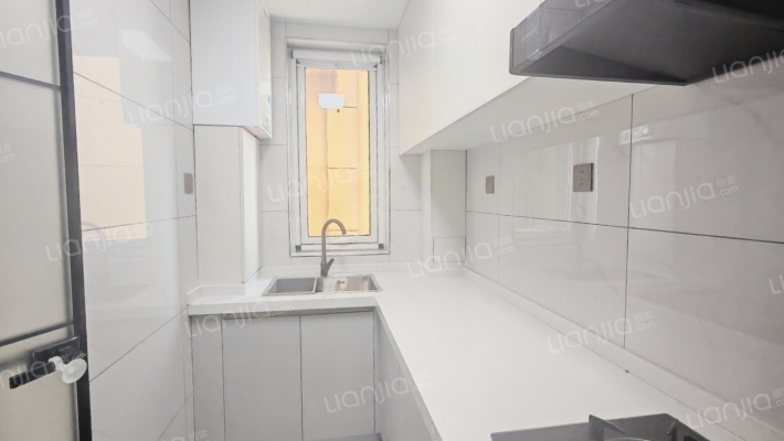 户型格局方正 视野宽阔 采光充足  价格可议-厨房