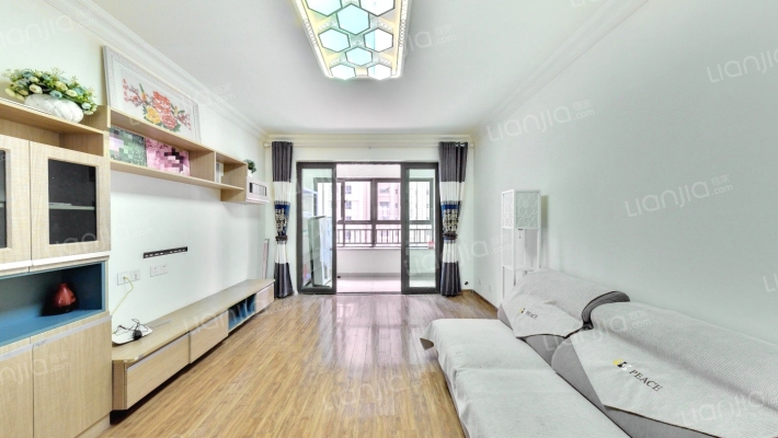 伊顿郡二手房实景图