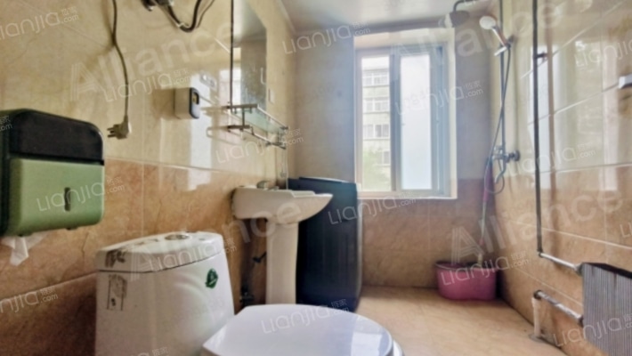 南北通透两居室  可以看视频 低楼层-卫生间