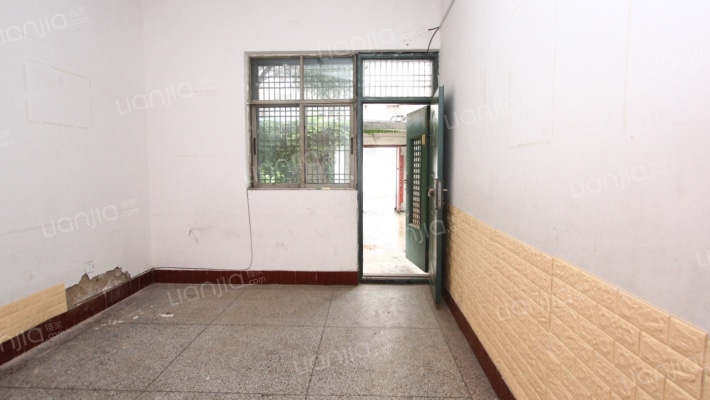 医药公司家属院二手房实景图