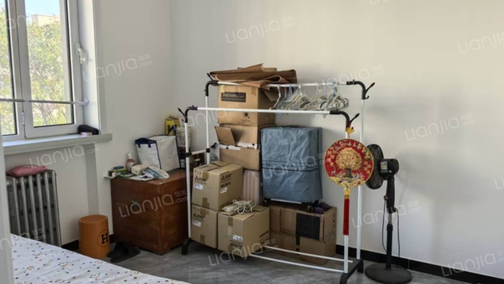 精装两居  总价低  位置好  拎包入住-卧室B