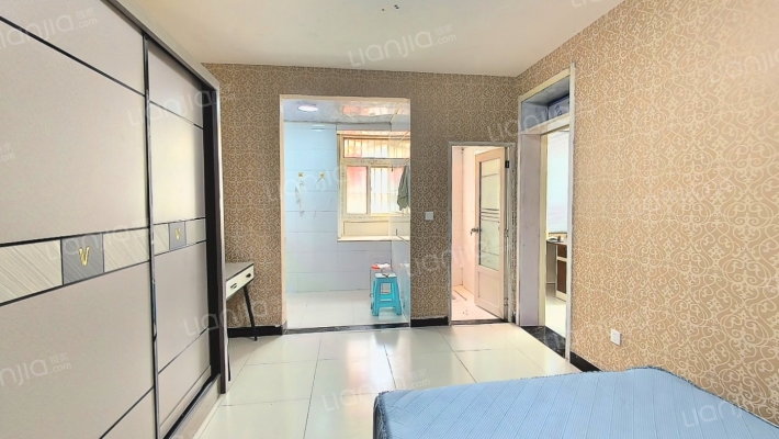 南坝山小区二手房实景图