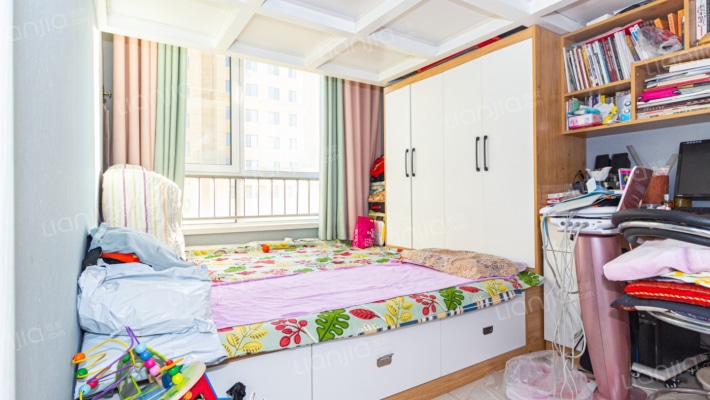 丹龙首府 挑高4米  已做二层  有证可贷款-卧室C