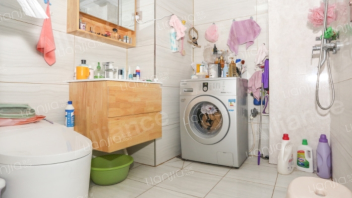 范阳路  两层落空跃层  好楼层  采光好 7居室-卫生间B