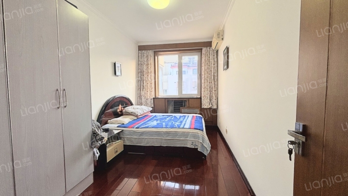 开发区物探局家属院多层住宅大跃层出售-卧室A