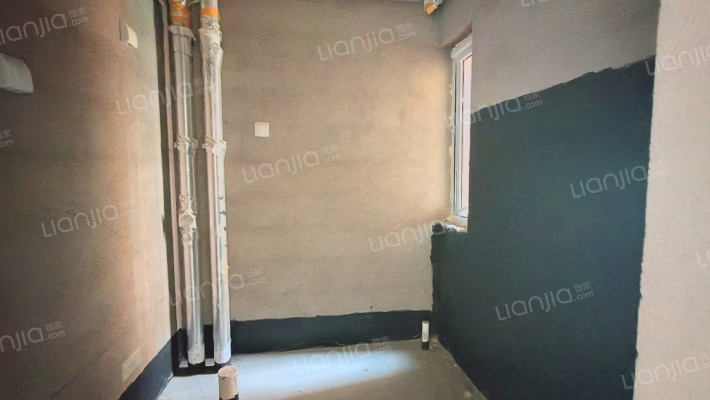 业主移民国外 诚心出售，价格可聊，适合刚需自住-卫生间